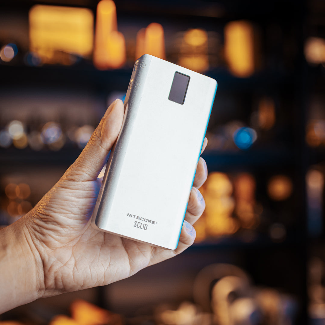 SCL10 - 2-in-1 Light & Power Bank (10,000mAh 18W)